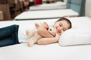 Вибір дитячого матрацу: комплексний підхід до комфорту та розвитку вашої дитини фото